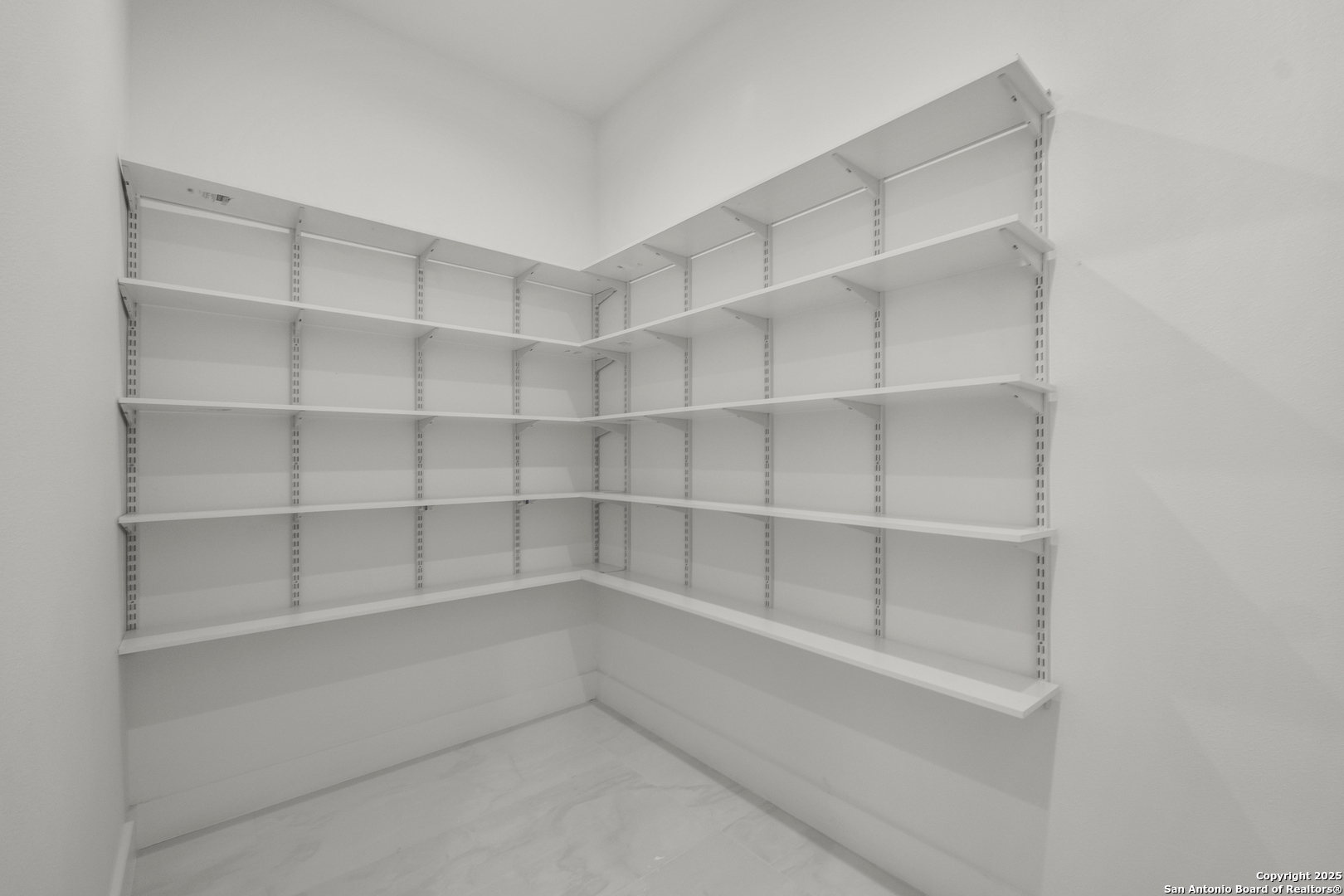 823 W Pyron Ave, SANANTONIO, TX, 78221 | 1838168 | Realty Texas LLC