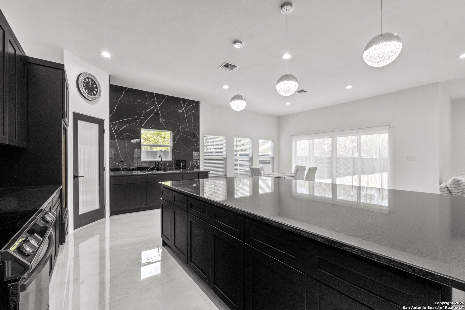 823 W Pyron Ave, SANANTONIO, TX, 78221 | 1838168 | Realty Texas LLC