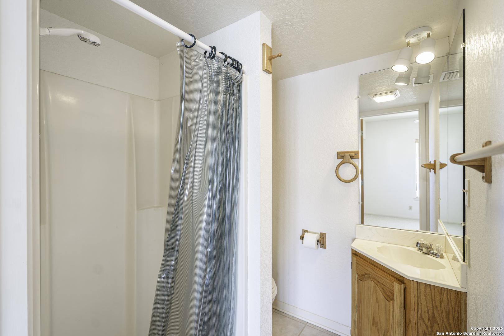 1001 Horton Lane , Poteet, TX, 78065-4184 | 1838138 | Realty Texas LLC