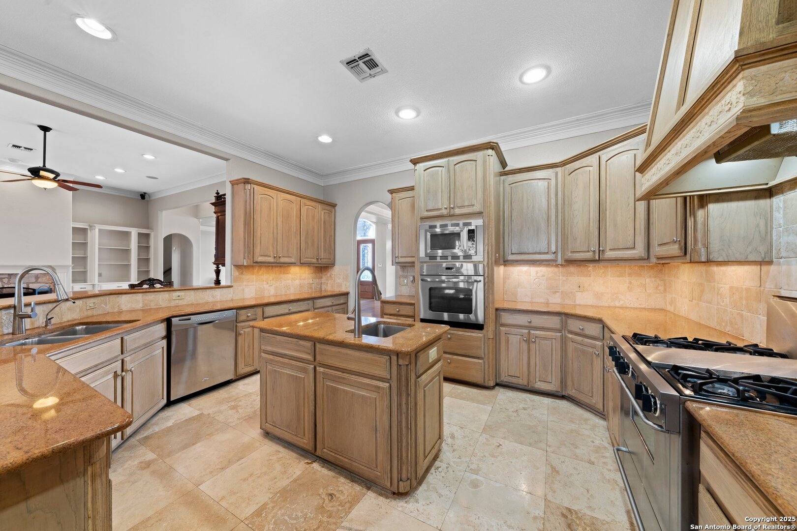 219 Castle Pines , Kerrville, TX, 78028 | 1839992 | Realty Texas LLC