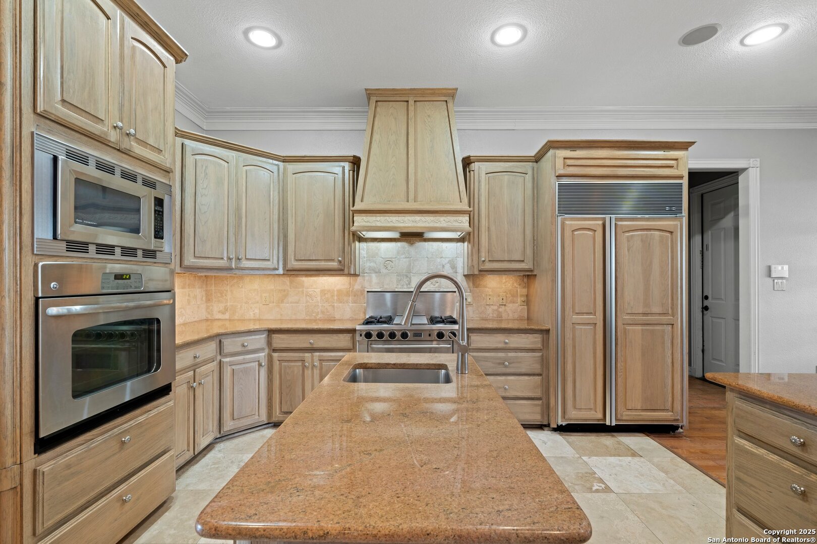219 Castle Pines , Kerrville, TX, 78028 | 1839992 | Realty Texas LLC