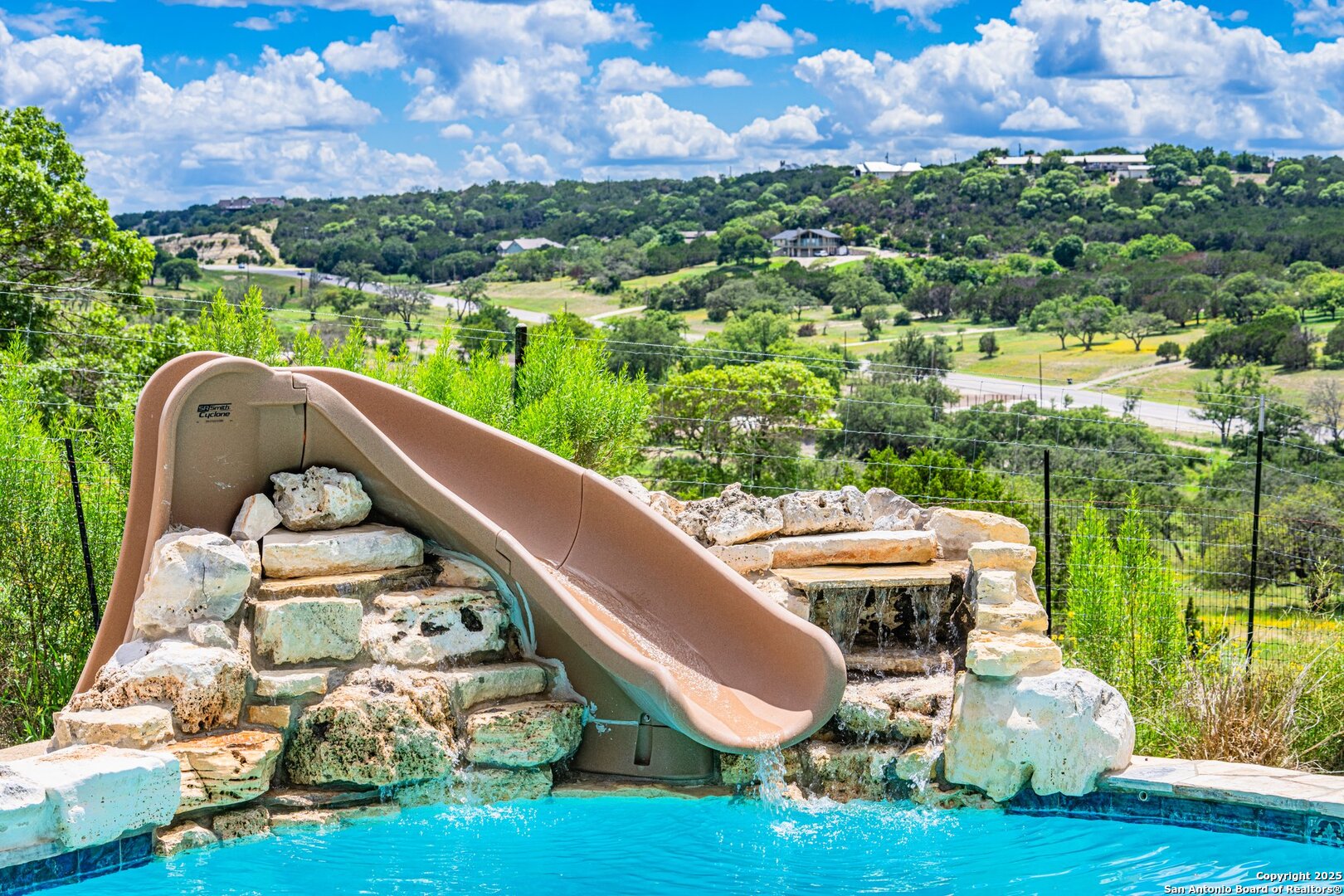 219 Castle Pines , Kerrville, TX, 78028 | 1839992 | Realty Texas LLC