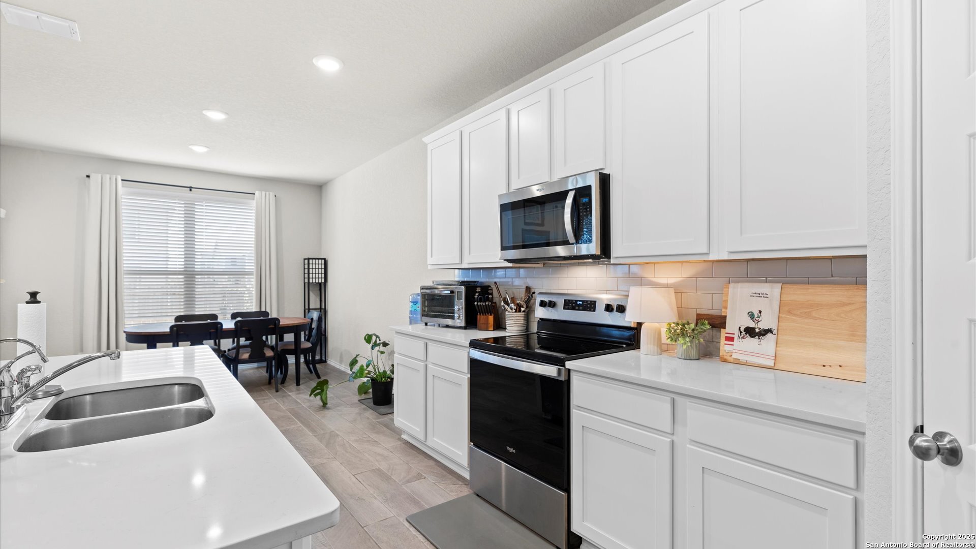 2437 Hiddenbrooke Trce , Seguin, TX, 78155-2695 | 1840010 | Realty Texas LLC