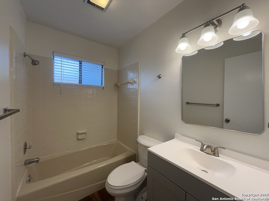 307 W Highland Dr , Boerne, TX, 78006-2513 | 1841461 | Realty Texas LLC