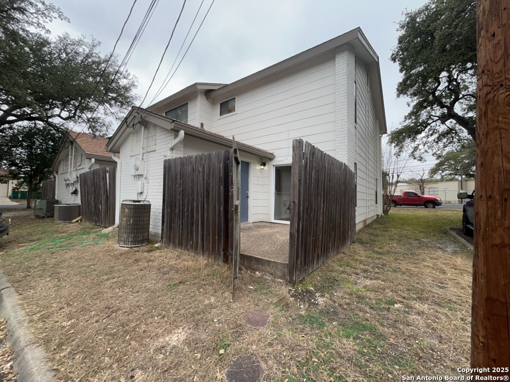 307 W Highland Dr , Boerne, TX, 78006-2513 | 1841461 | Realty Texas LLC