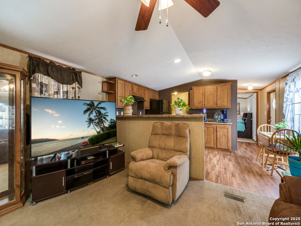 528 Pr 1516 , Bandera, TX, 78003-4940 | 1843315 | Realty Texas LLC