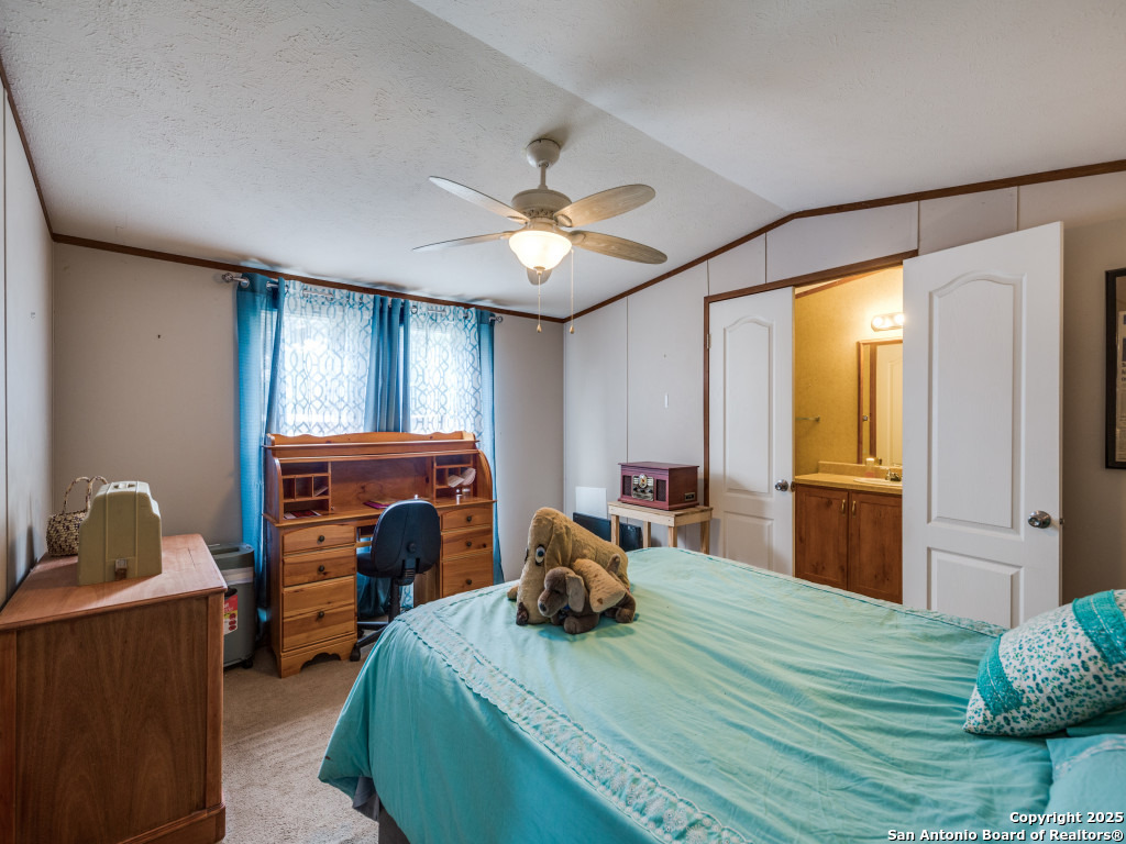 528 Pr 1516 , Bandera, TX, 78003-4940 | 1843315 | Realty Texas LLC