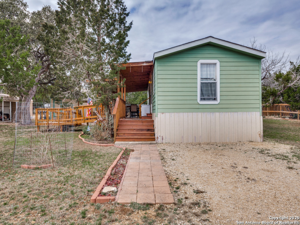 528 Pr 1516 , Bandera, TX, 78003-4940 | 1843315 | Realty Texas LLC