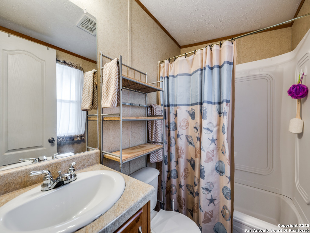 528 Pr 1516 , Bandera, TX, 78003-4940 | 1843315 | Realty Texas LLC