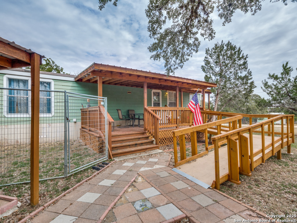 528 Pr 1516 , Bandera, TX, 78003-4940 | 1843315 | Realty Texas LLC