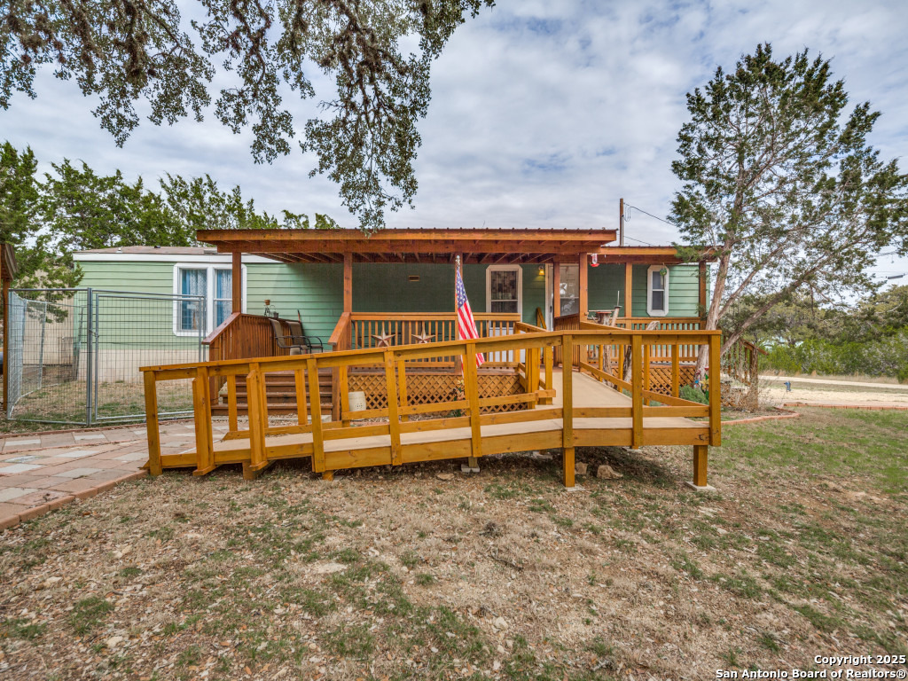 528 Pr 1516 , Bandera, TX, 78003-4940 | 1843315 | Realty Texas LLC