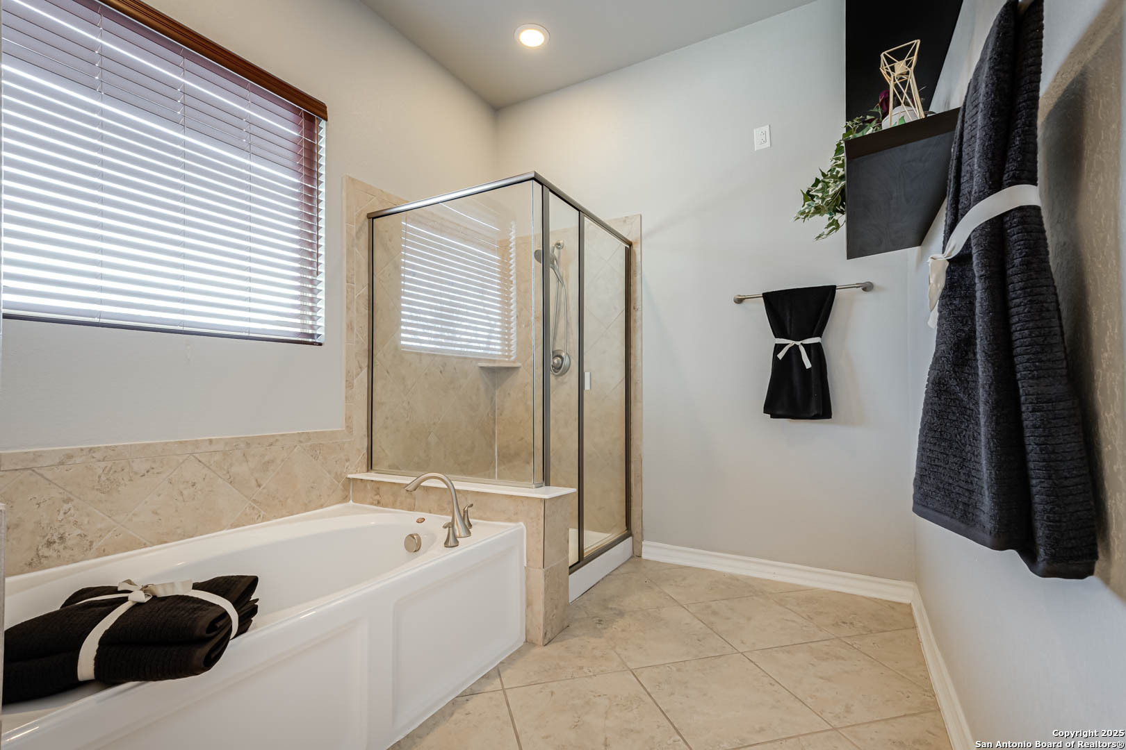112 Sunrise Hill , Castroville, TX, 78009 | 1845179 | Realty Texas LLC