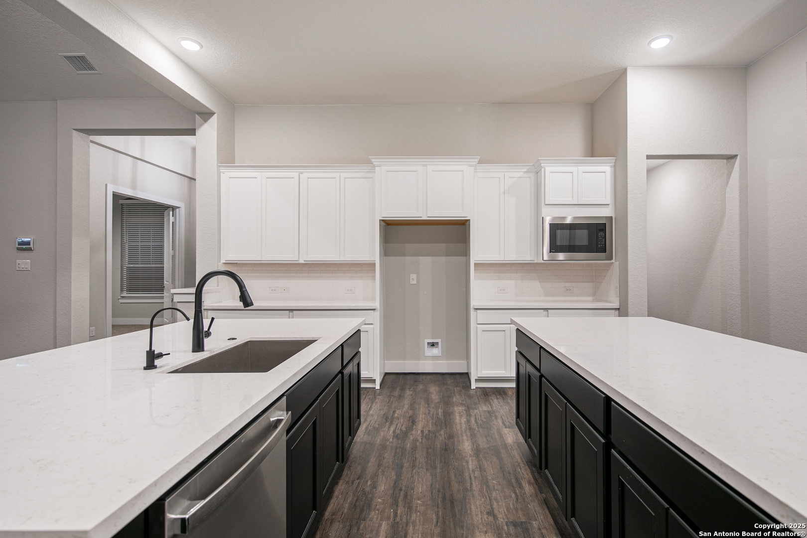 146 Matthew Path , Castroville, TX, 78009 | 1845506 | Realty Texas LLC