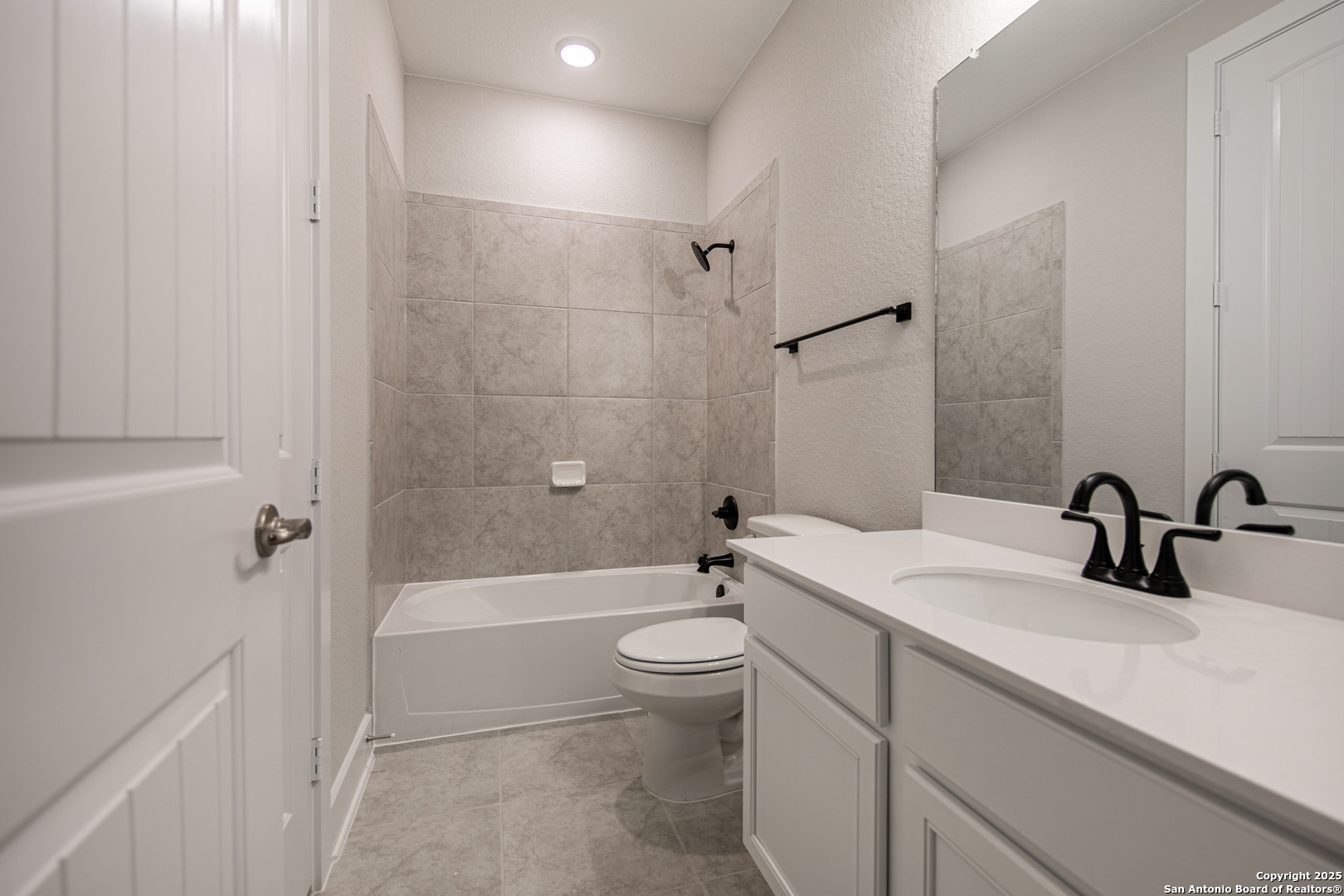 146 Matthew Path , Castroville, TX, 78009 | 1845506 | Realty Texas LLC