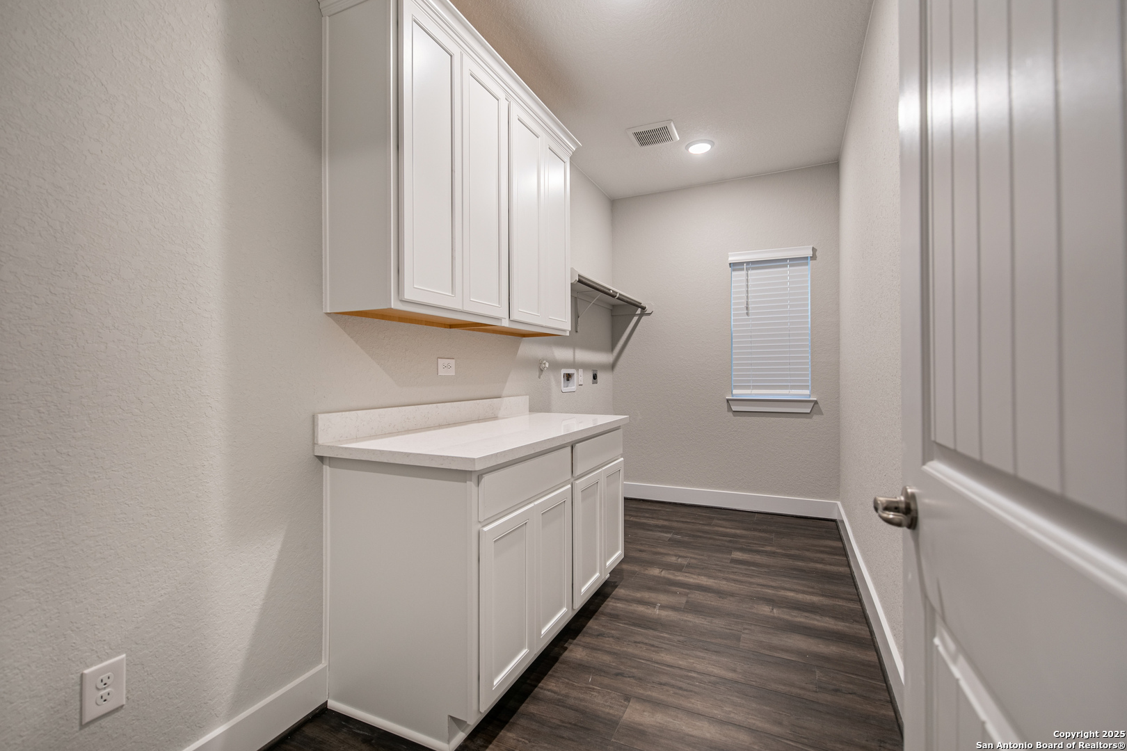 146 Matthew Path , Castroville, TX, 78009 | 1845506 | Realty Texas LLC