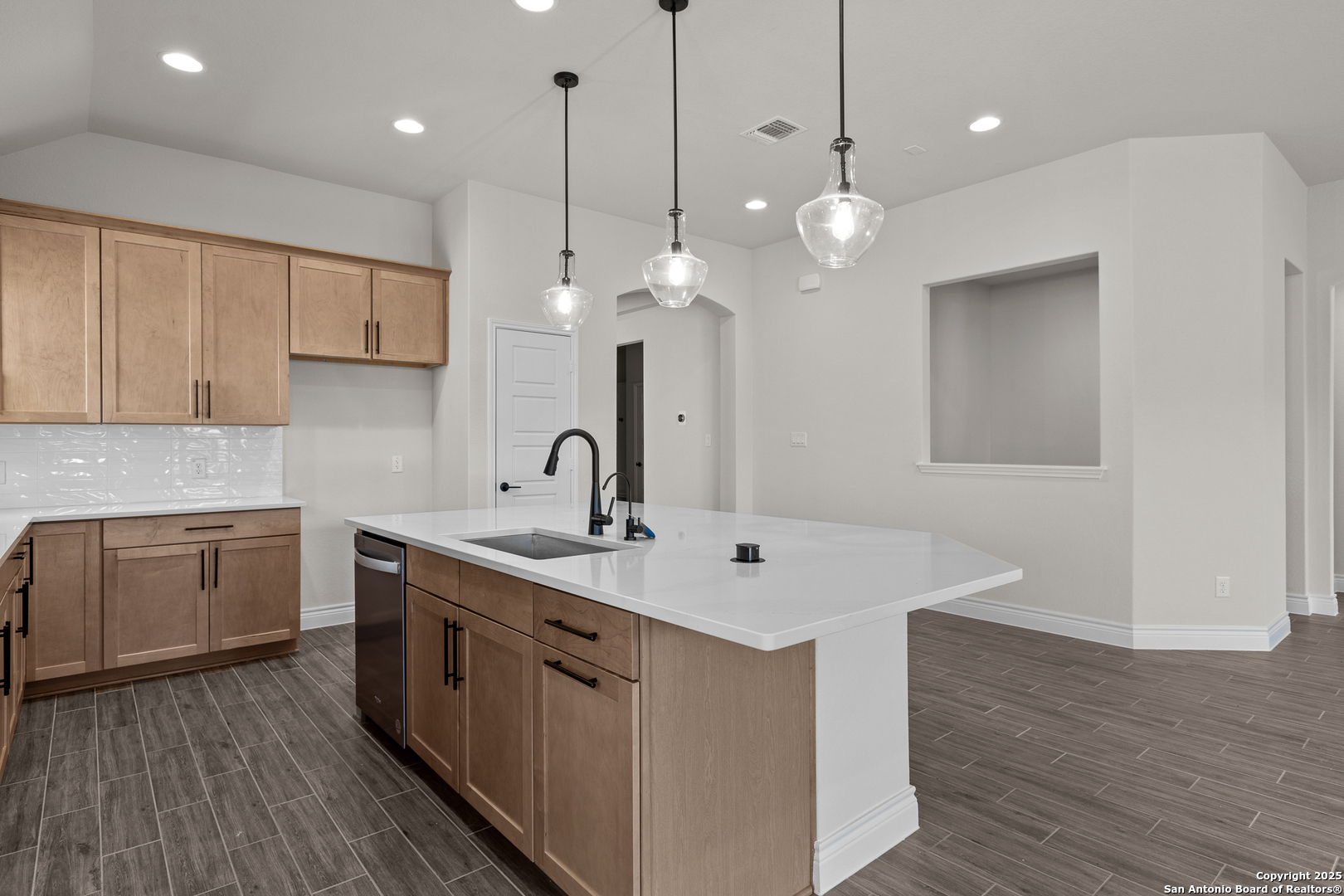 2175 Oak Run Parkway , New Braunfels, TX, 78132 | 1847979 | Realty Texas LLC
