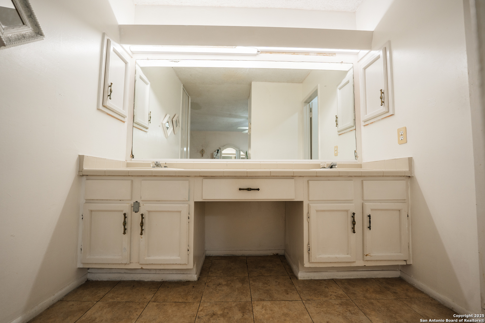 8414 Lone Shadow Trl , Converse, TX, 78109 | 1847665 | Realty Texas LLC