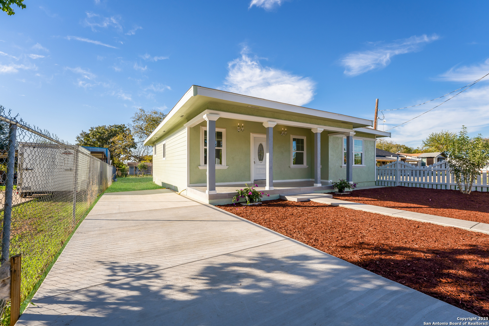1615 Hough , Adkins, TX, 78101 | 1848618 | Realty Texas LLC