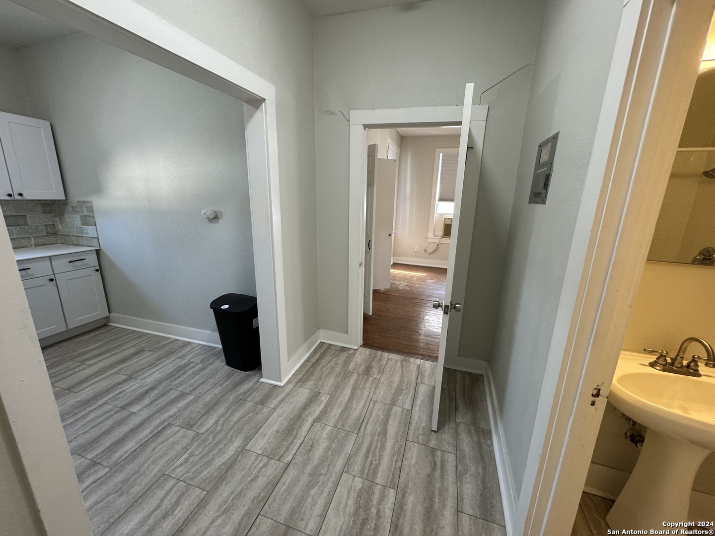 407 E Locust St 8 , San Antonio, TX, 78212-4039 | 1849613 | Realty Texas LLC