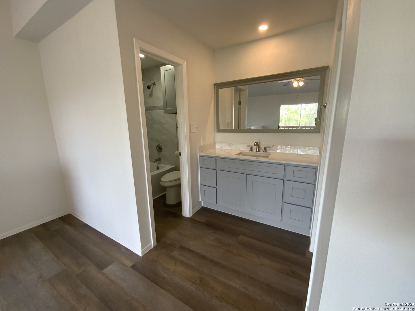 10527 Perrin Beitel Rd C201 , San Antonio, TX, 78217-3103 | 1849372 | Realty Texas LLC