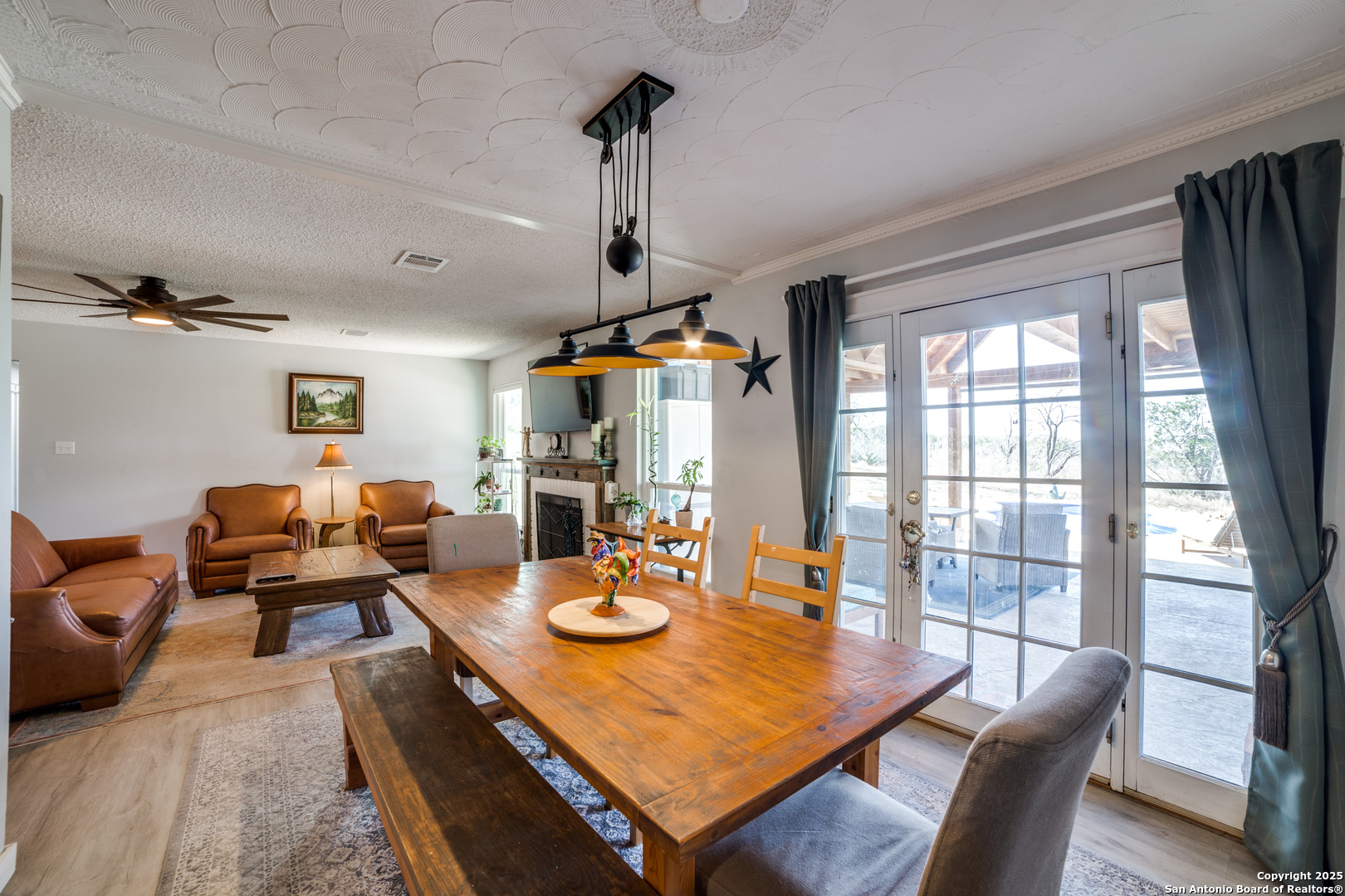 8415 County Road 279 , Rio Medina, TX, 78066 | 1850092 | Realty Texas LLC