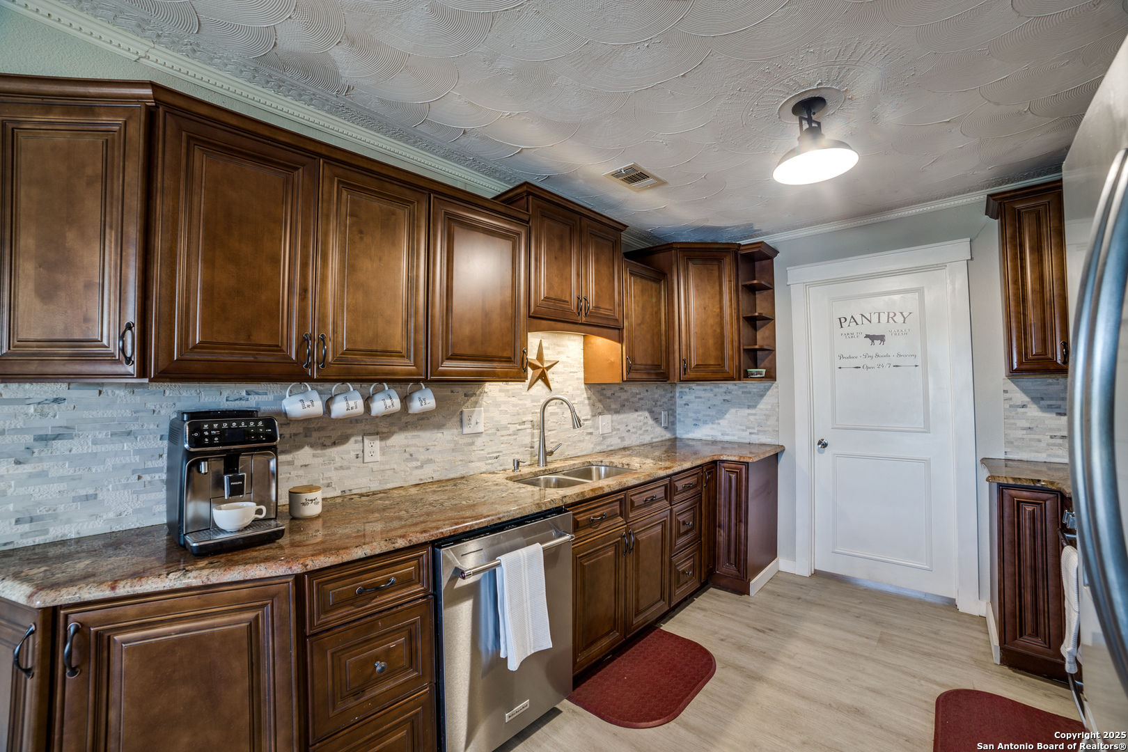 8415 County Road 279 , Rio Medina, TX, 78066 | 1850092 | Realty Texas LLC