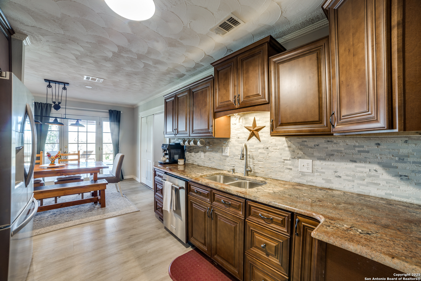 8415 County Road 279 , Rio Medina, TX, 78066 | 1850092 | Realty Texas LLC