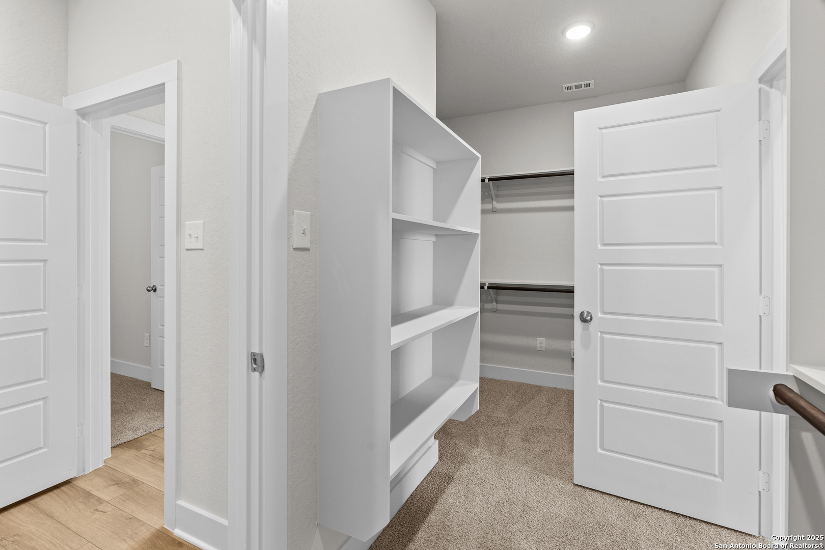 206 Buttercup Alley , San Antonio, TX, 78253 | 1851000 | Realty Texas LLC