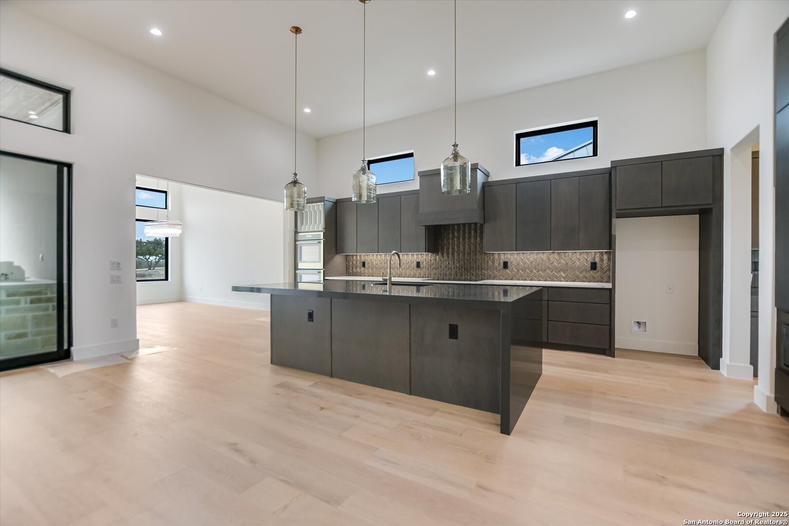 130 Azalea Loop , Horseshoe Bay, TX, 78657 | 1851398 | Realty Texas LLC