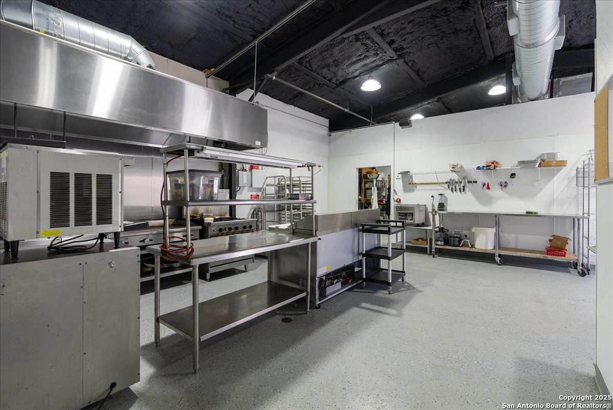 1200 Hwy 59, GEORGEWEST, TX, 78022 | 1852379 | Realty Texas LLC