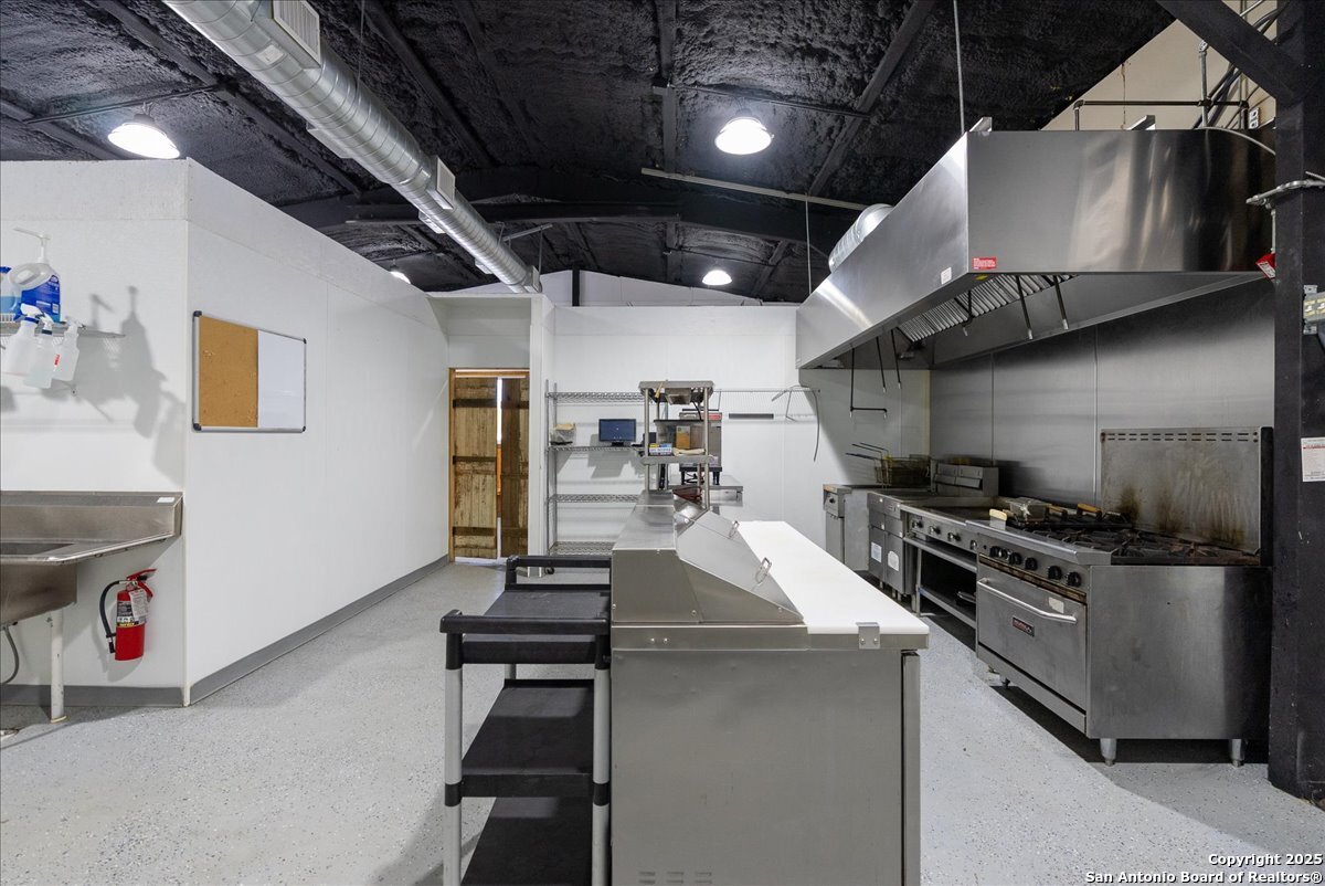 1200 Hwy 59, GEORGEWEST, TX, 78022 | 1852379 | Realty Texas LLC