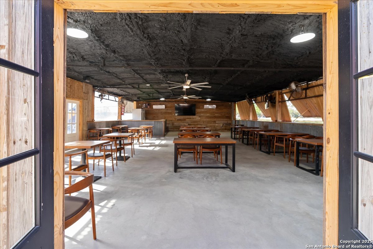 1200 Hwy 59, GEORGEWEST, TX, 78022 | 1852379 | Realty Texas LLC