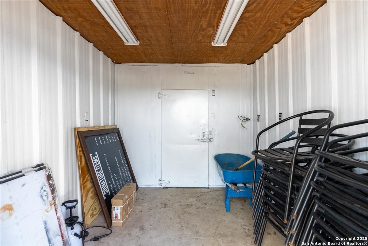 1200 Hwy 59, GEORGEWEST, TX, 78022 | 1852379 | Realty Texas LLC