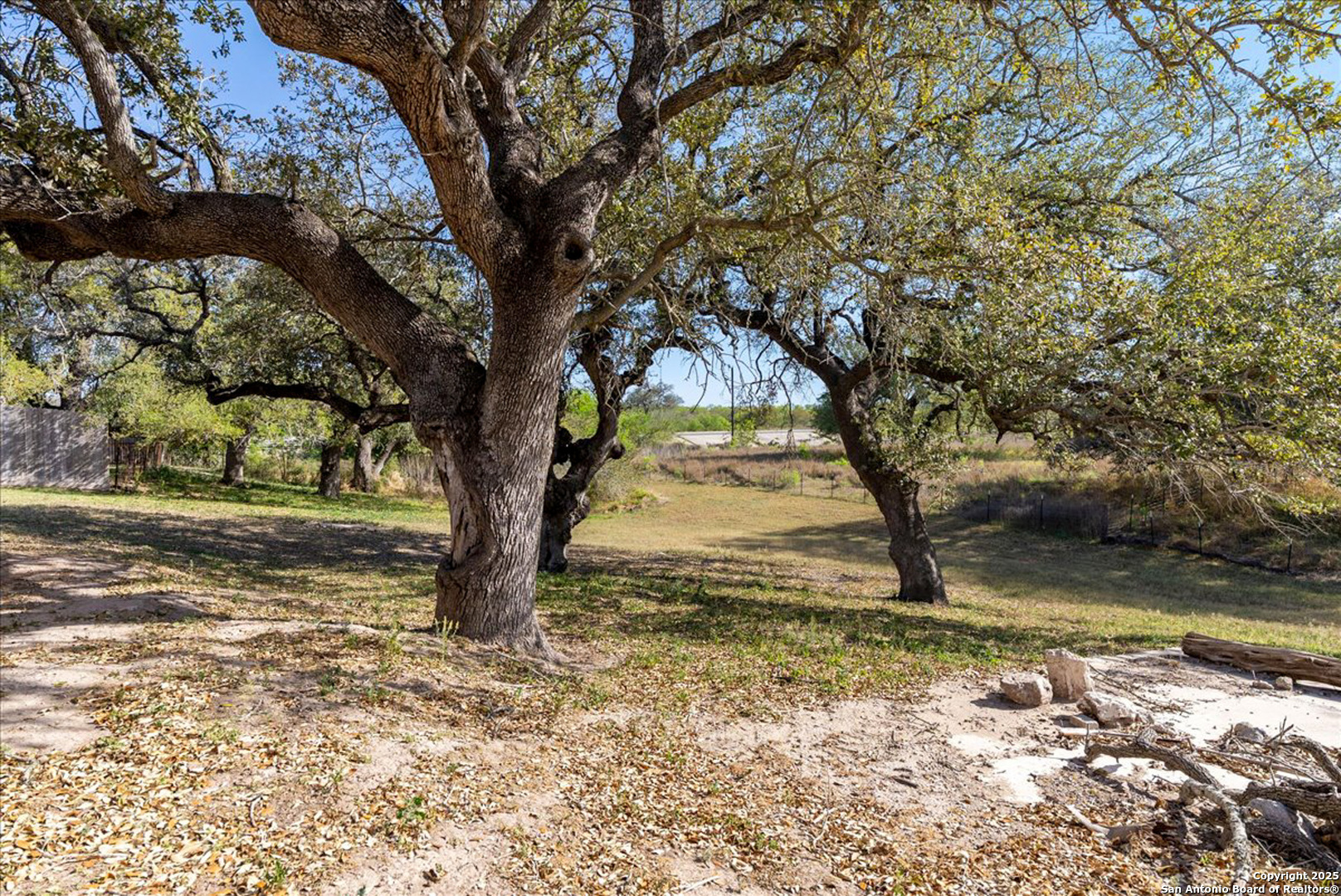 1200 Hwy 59, GEORGEWEST, TX, 78022 | 1852379 | Realty Texas LLC