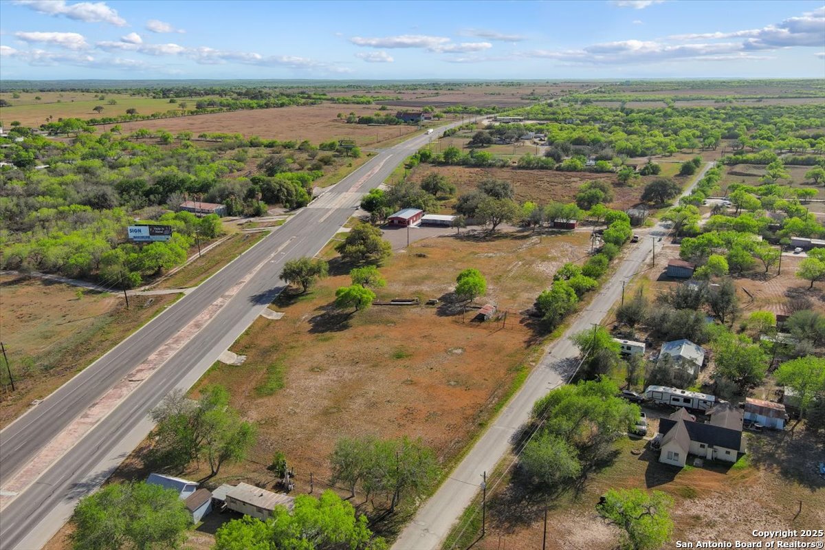 1200 Hwy 59, GEORGEWEST, TX, 78022 | 1852379 | Realty Texas LLC