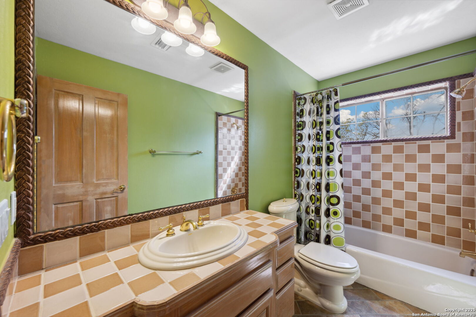 5 Kings Heath , San Antonio, TX, 78257-1729 | 1853090 | Realty Texas LLC