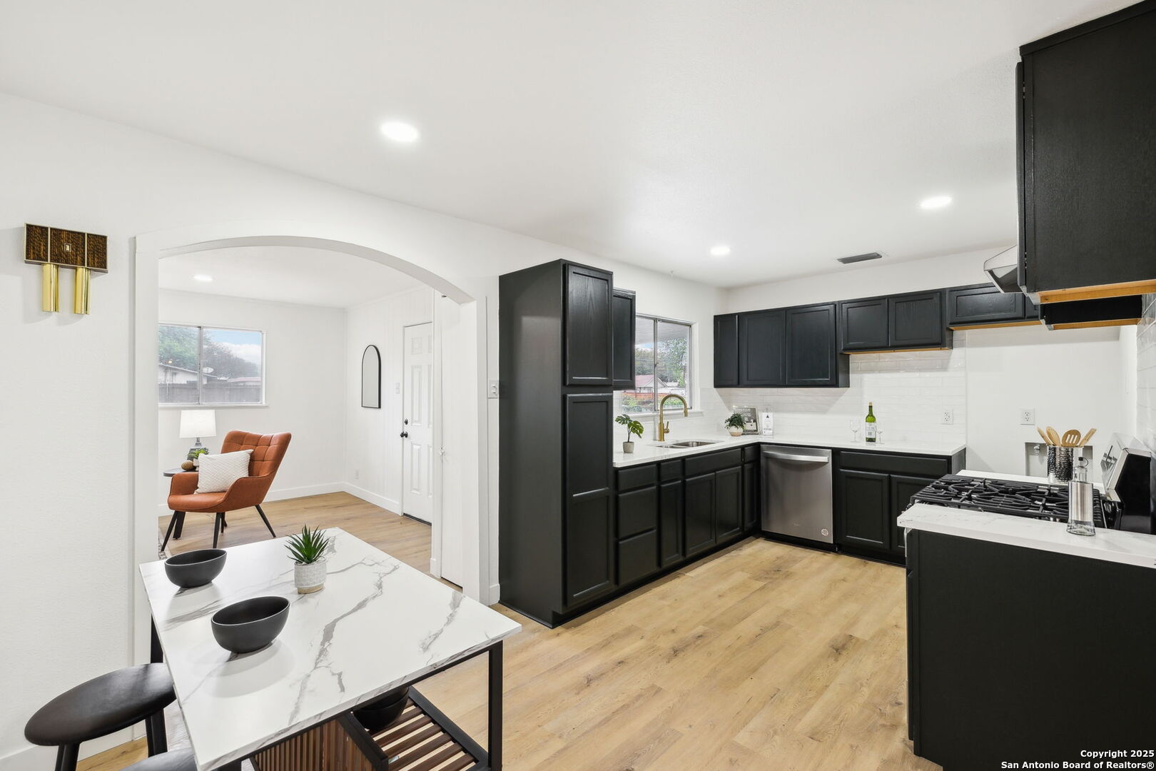 1815 Montview , San Antonio, TX, 78213 | 1853683 | Realty Texas LLC