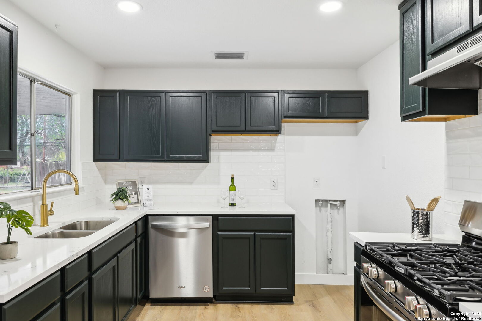 1815 Montview , San Antonio, TX, 78213 | 1853683 | Realty Texas LLC