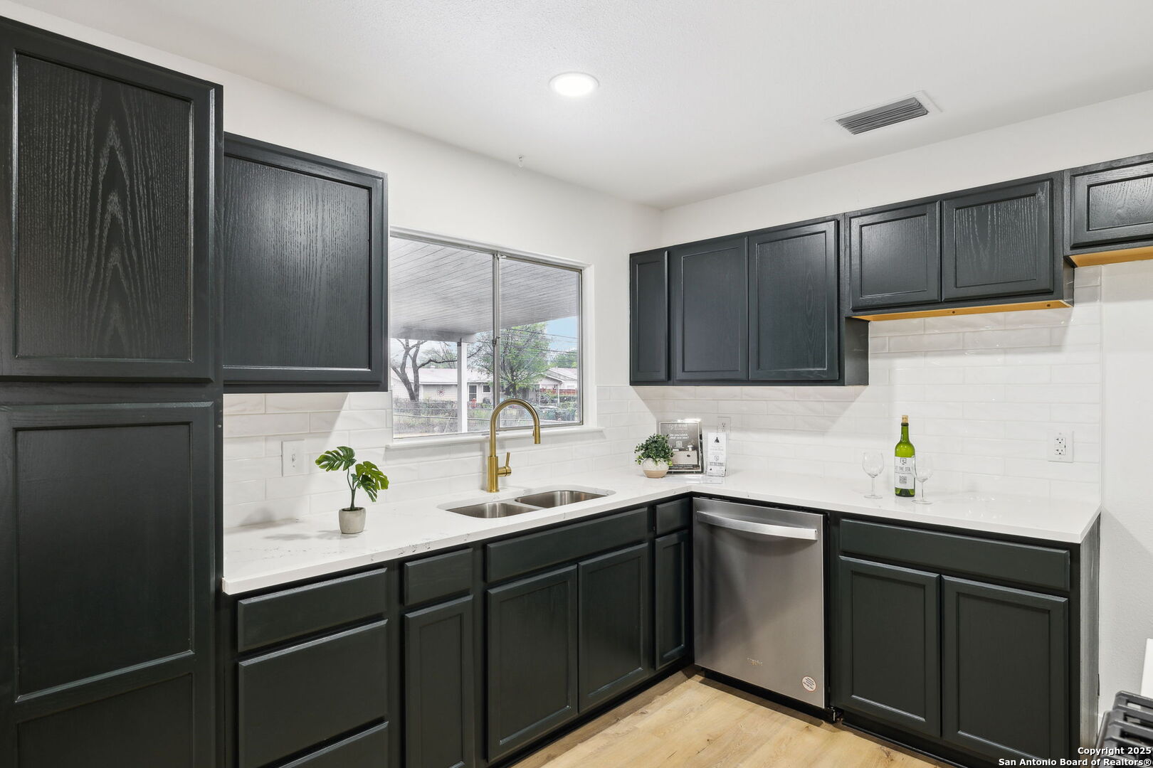 1815 Montview , San Antonio, TX, 78213 | 1853683 | Realty Texas LLC
