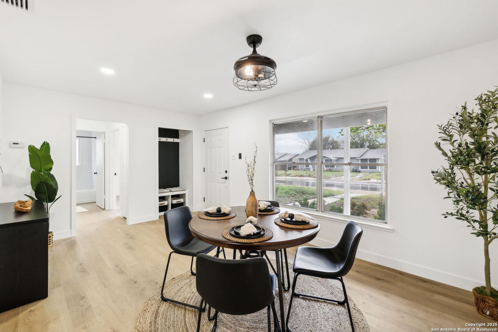 1815 Montview , San Antonio, TX, 78213 | 1853683 | Realty Texas LLC