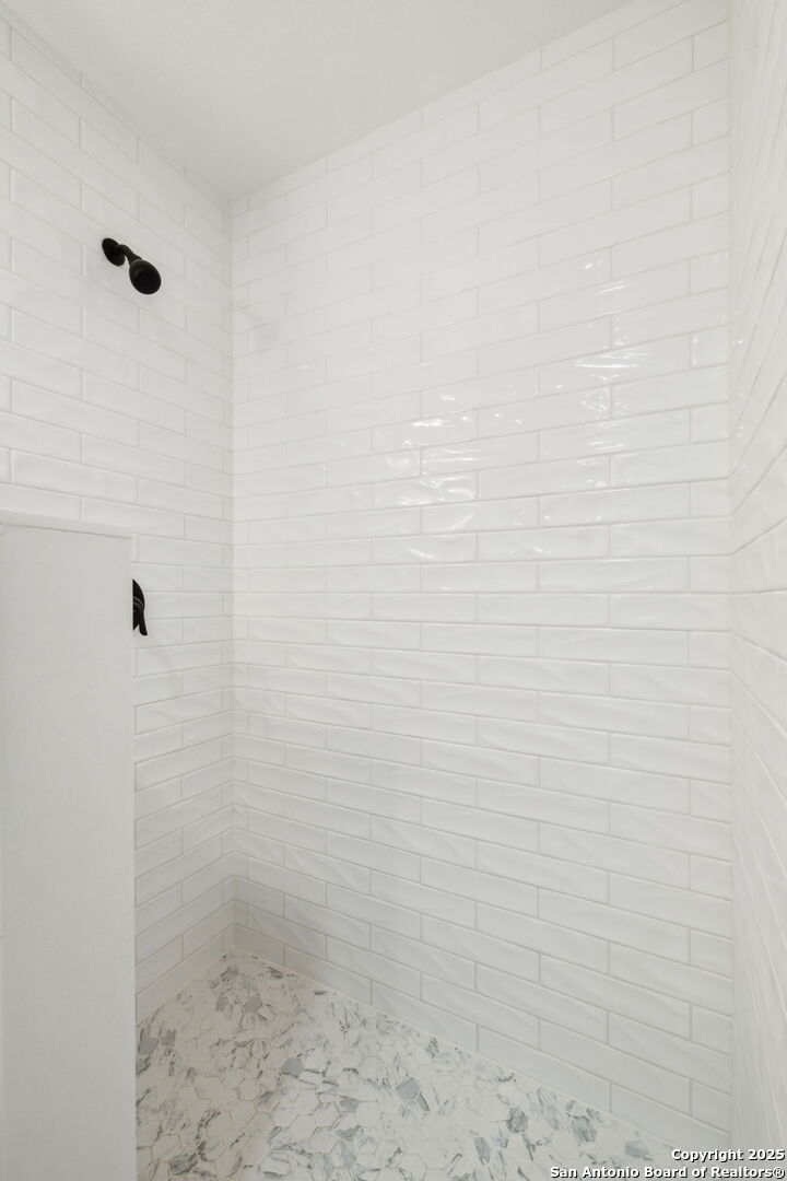 1815 Montview , San Antonio, TX, 78213 | 1853683 | Realty Texas LLC