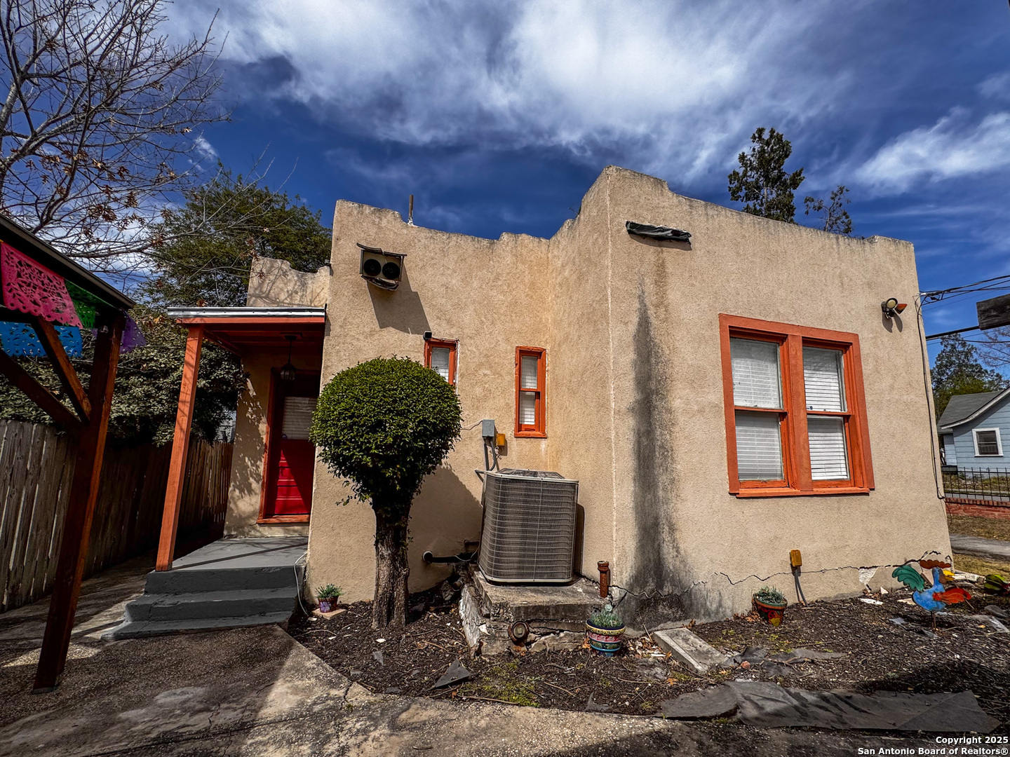 1502 W Rosewood Ave. , San Antonio, TX, 78201 | 1853873 | Realty Texas LLC