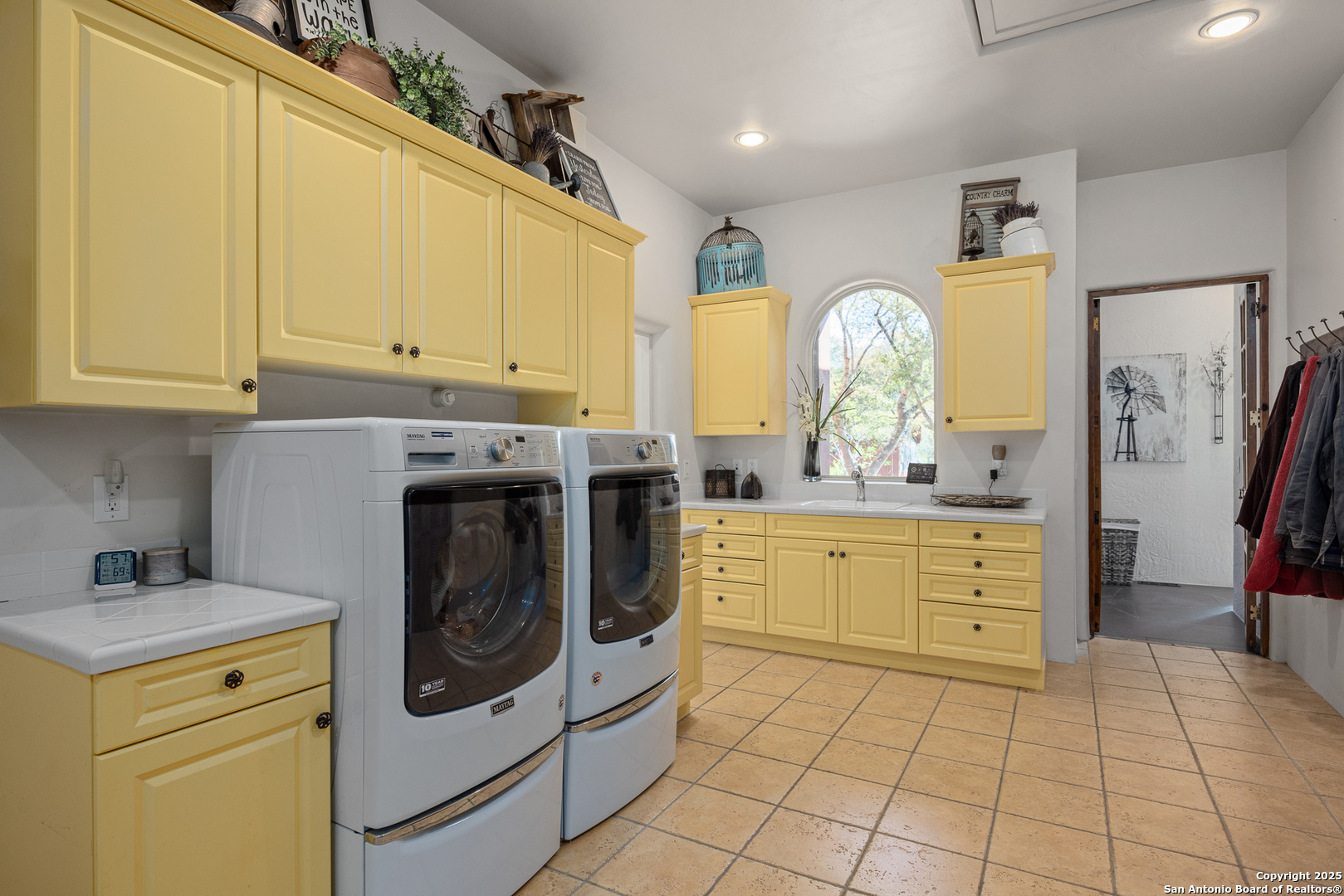 4198 Bear Springs Rd , Pipe Creek, TX, 78063-5372 | 1854145 | Realty Texas LLC