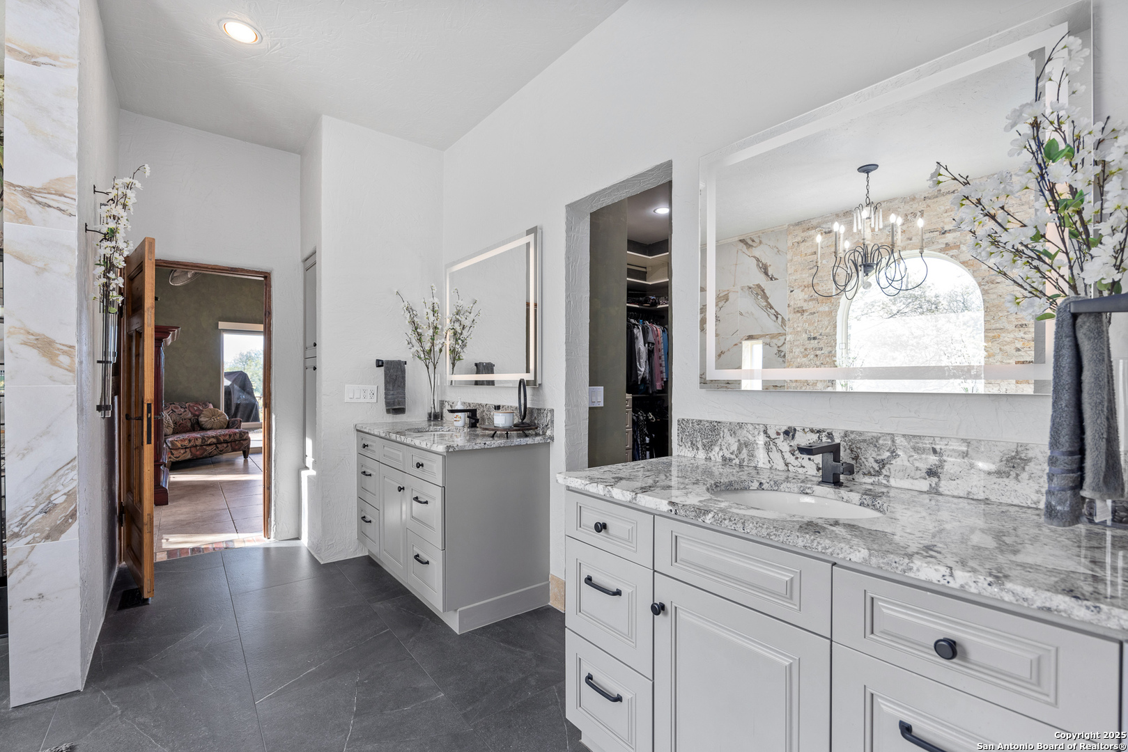 4198 Bear Springs Rd , Pipe Creek, TX, 78063-5372 | 1854145 | Realty Texas LLC