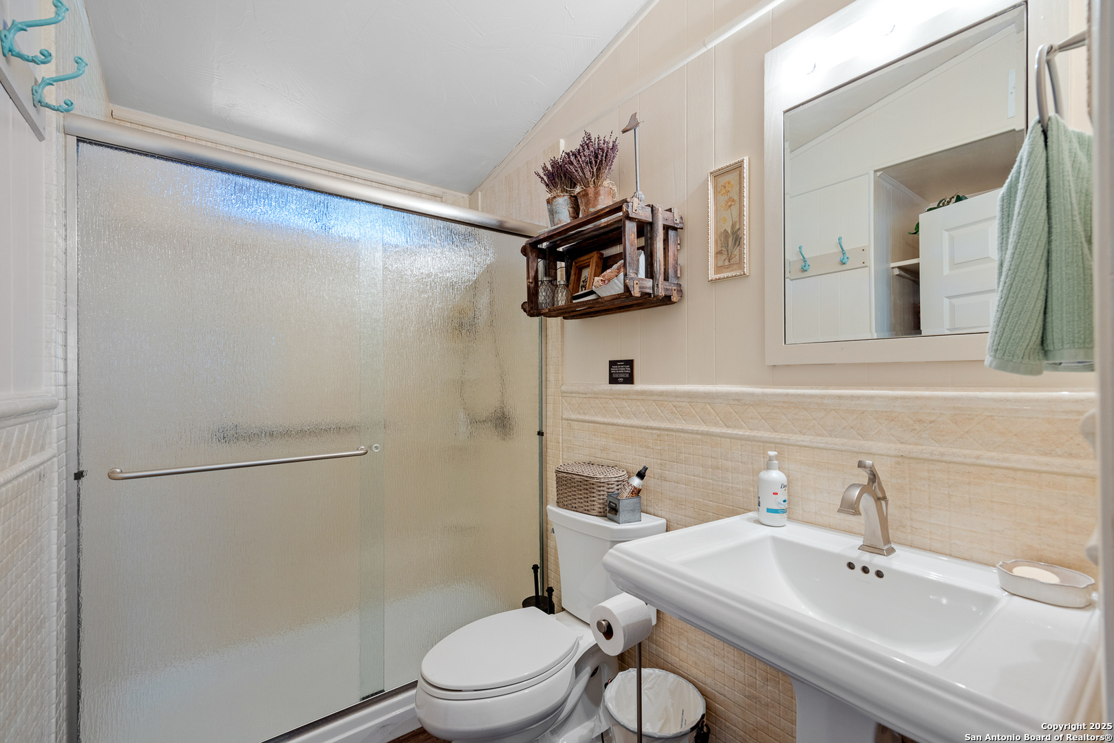 4198 Bear Springs Rd , Pipe Creek, TX, 78063-5372 | 1854145 | Realty Texas LLC