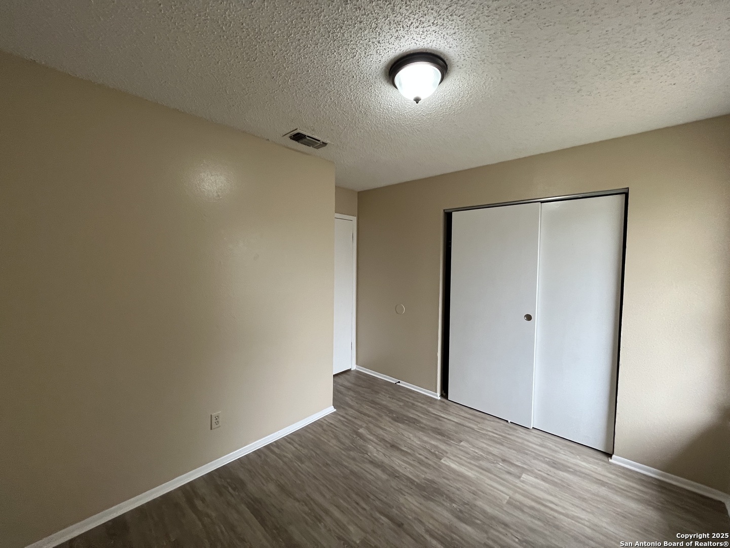 300 Moursund Blvd. 2 , San Antonio, TX, 78221 | 1854894 | Realty Texas LLC