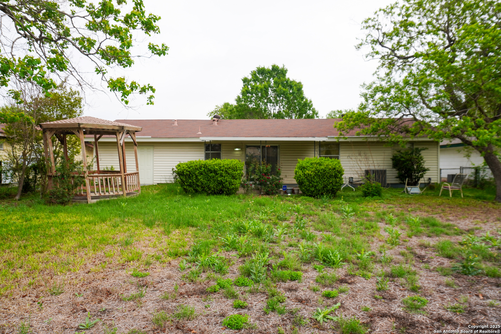 126 Meadow Trail Dr , San Antonio, TX, 78227 | 1855318 | Realty Texas LLC