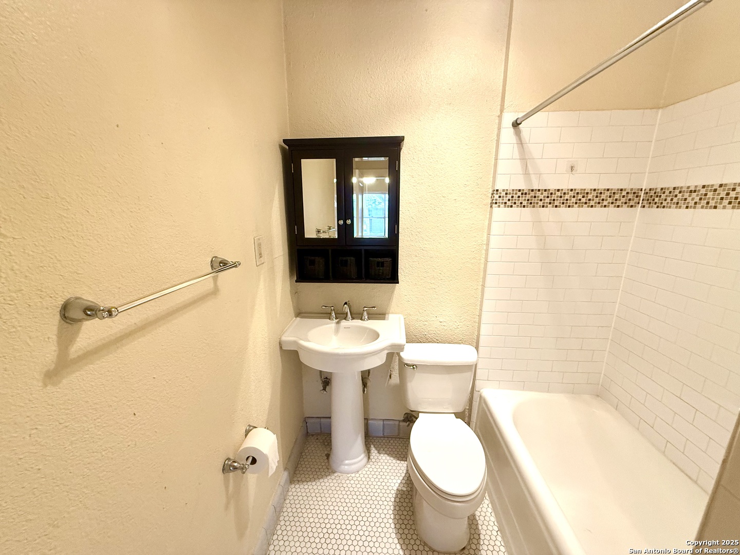218 E Rosewood Ave 2 , San Antonio, TX, 78212 | 1855201 | Realty Texas LLC
