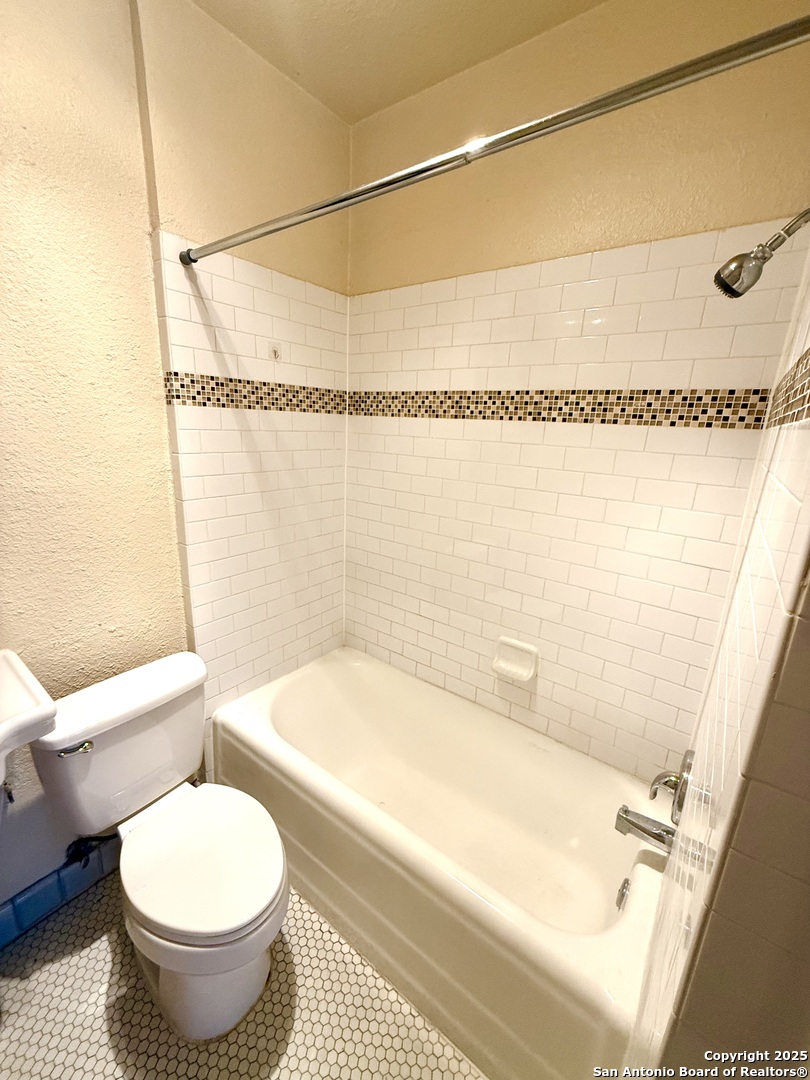 218 E Rosewood Ave 2 , San Antonio, TX, 78212 | 1855201 | Realty Texas LLC