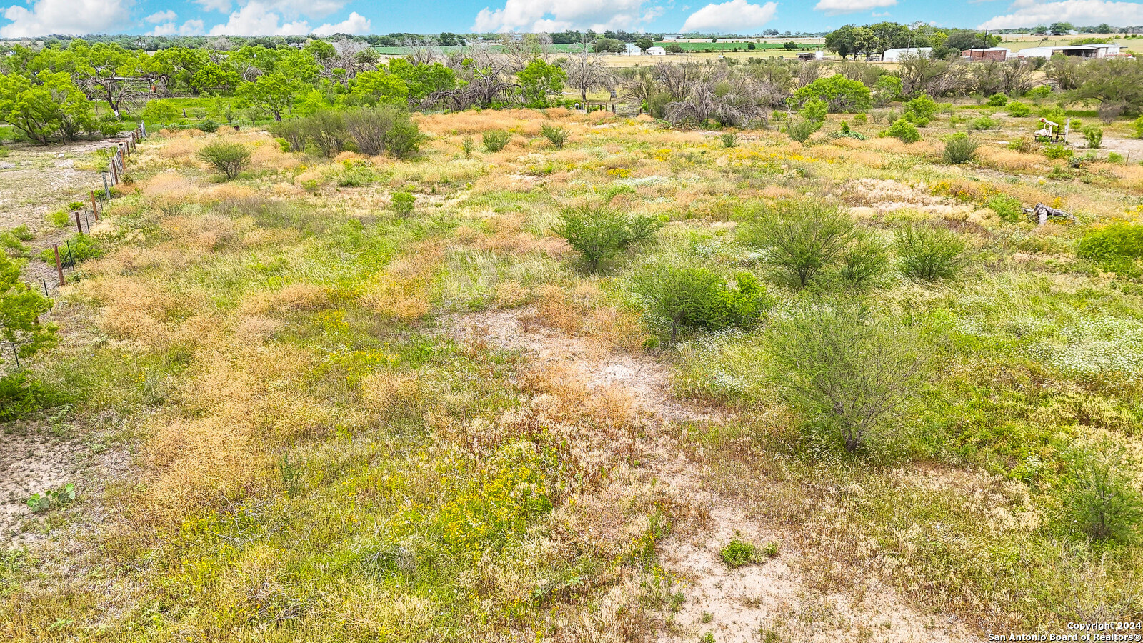 302 Pr 5726 , Devine, TX, 78016 | 1855513 | Realty Texas LLC